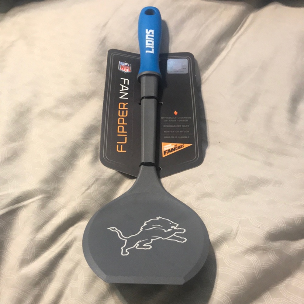 Detroit lions NFL spatula